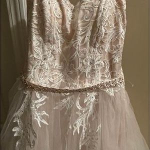 Gorgeous, never worn (thank you, Covid 😒) gown